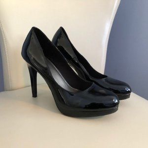 Fioni Glossy Black Heels
